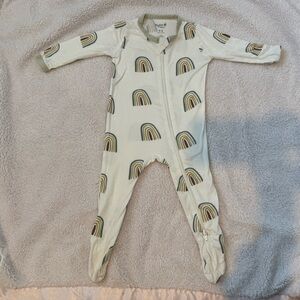 Kyte BABY Cream Rainbow zippered Footie 3-6 month